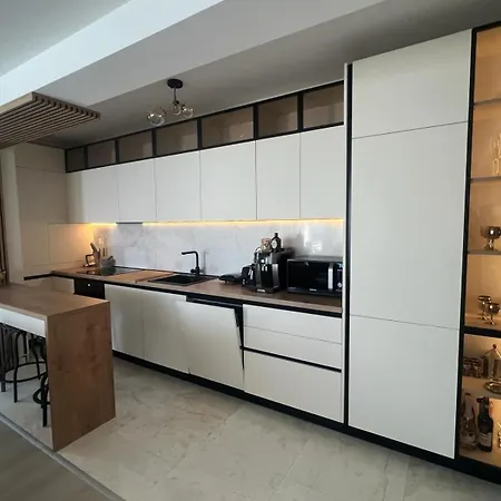 View Penthouse Apartment Mamaia